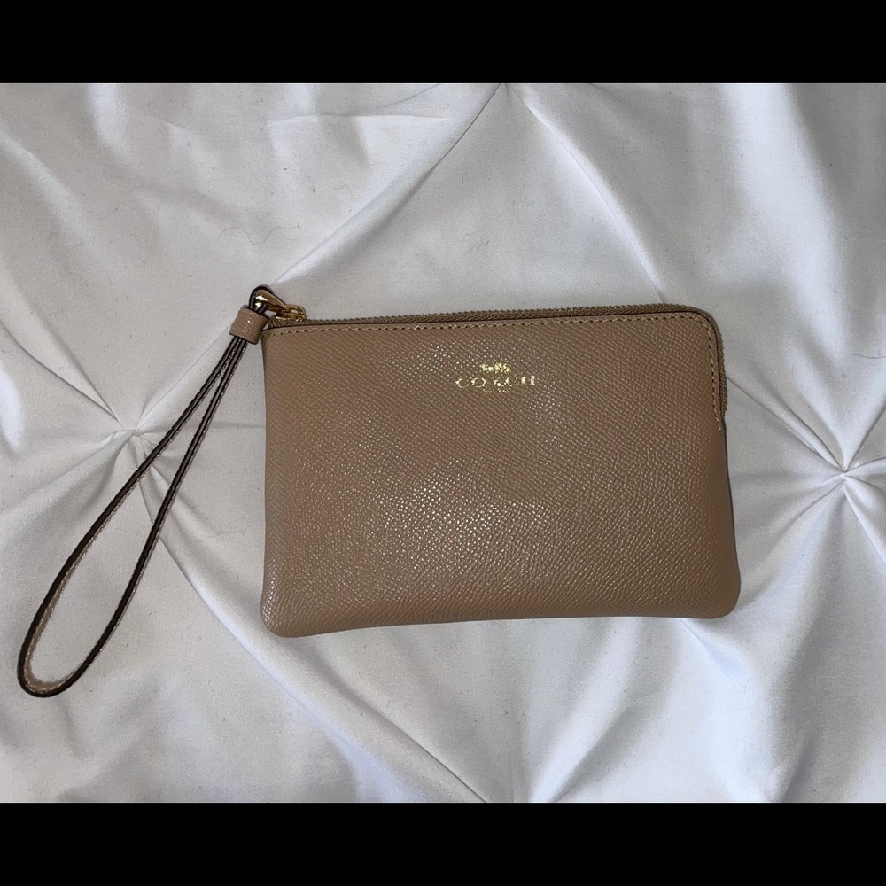 SOLD~Coach Nude Single Wristlet